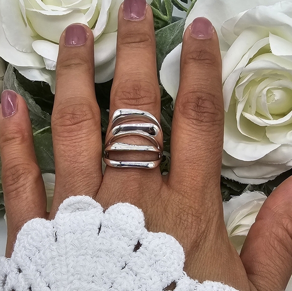 ❤️ IN LINE RING - Picture 4 of 14
